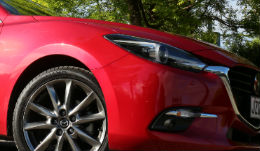 /i/images/RoadTests/Mazda/TNJan9_Mazda3SP25.jpg