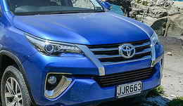 /i/images/RoadTests/toyota/TNFeb27_FortunerversusEverest.jpg