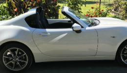 /i/images/news/Mazda/TNApril11_MX5RF.jpg